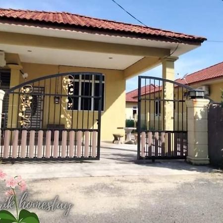 Anggerik Homestay Dungun Kampong Sura Tengah Екстериор снимка