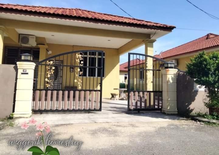 Anggerik Homestay Dungun Kampong Sura Tengah Екстериор снимка